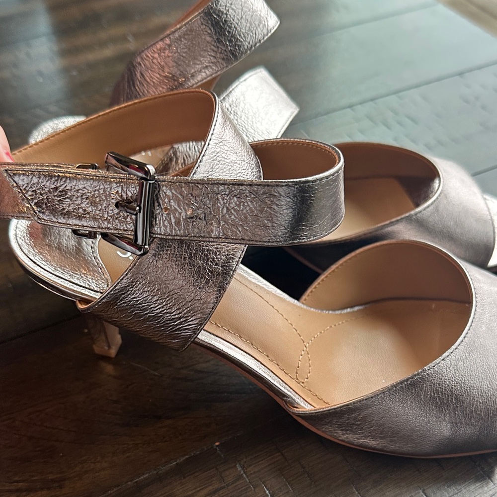 NEW J.Renee Soncino Metallic Women's Sandals - Picture 5 of 8